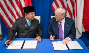 Presiden Prabowo Subianto saat penandatanganan kerjasama bilateral dengan Presiden Donald Trump